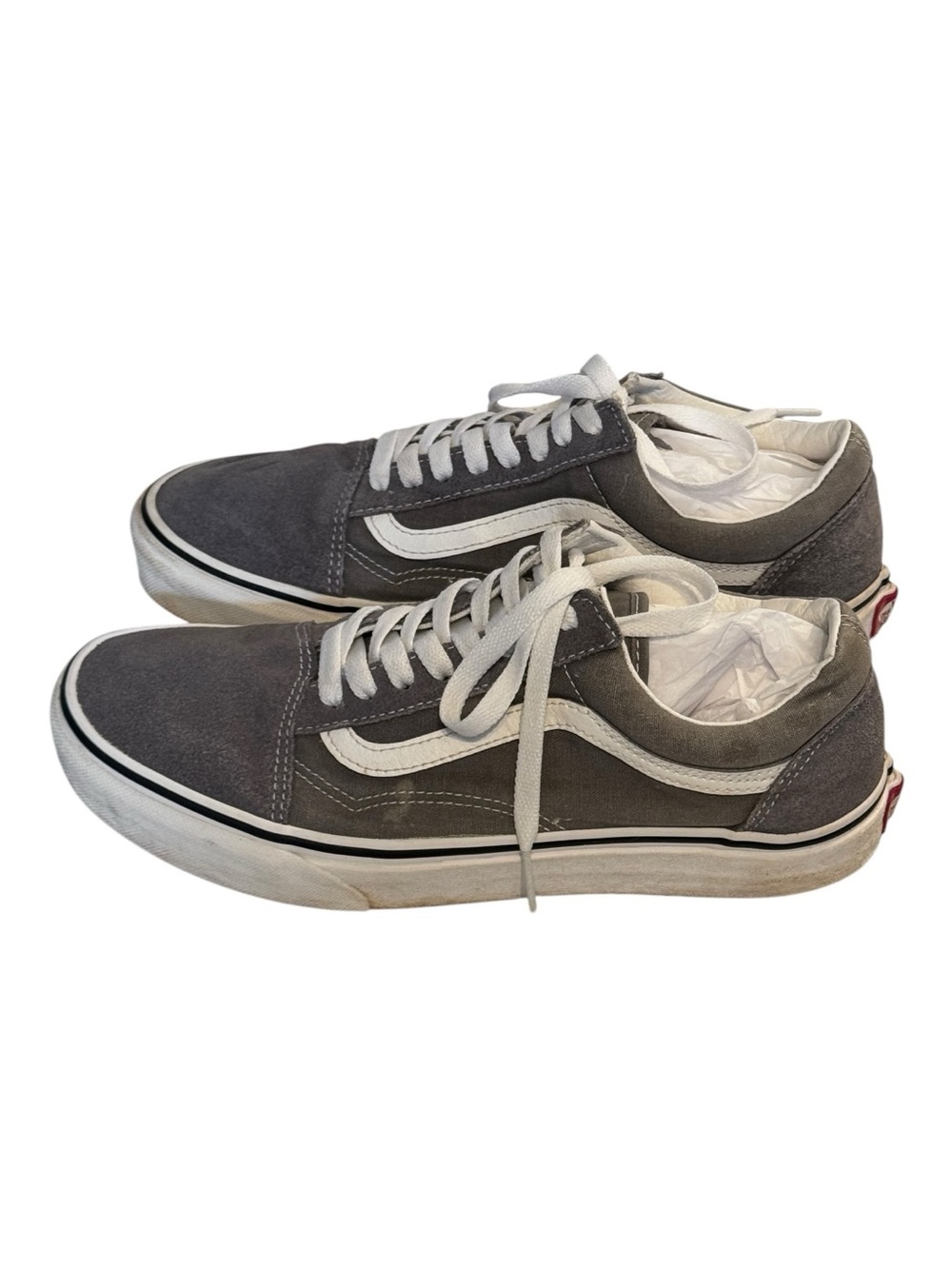 Slip on these Vans U Old Skool™ sneakers, - Picture 2 of 9